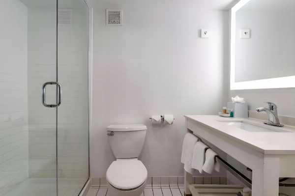 Clarion Pointe Galveston Seawall image 12