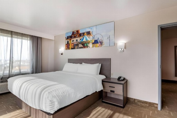 Clarion Pointe Galveston Seawall image 17