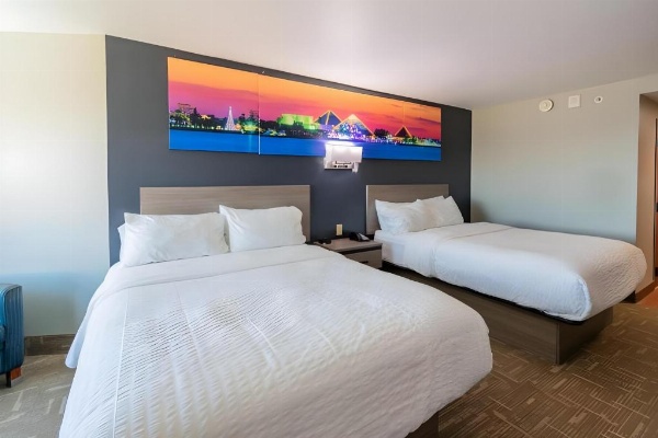 Clarion Pointe Galveston Seawall image 21