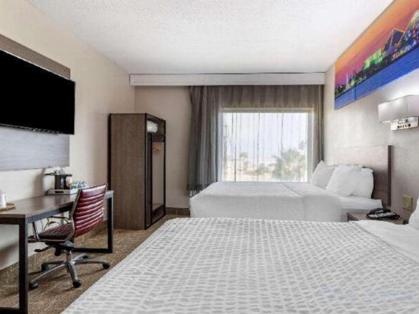 Clarion Pointe Galveston Seawall image 22