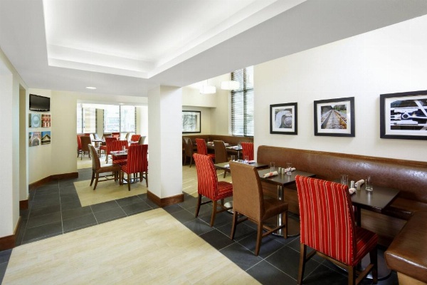 Clarion Pointe Galveston Seawall Main image